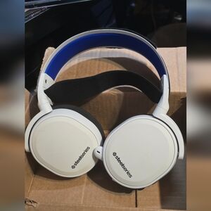 SteelSeries Arctis 7P Headset PS4/PS5/PC/MAC/Switch/Mobil/VR & Dongle -White